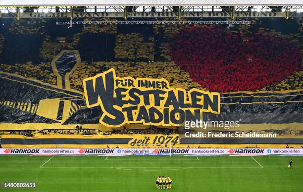 General view inside the stadium as Borussia Dortmund huddle prior to the Bundesliga match between Borussia Dortmund and 1. FC Union Berlin at Signal...
