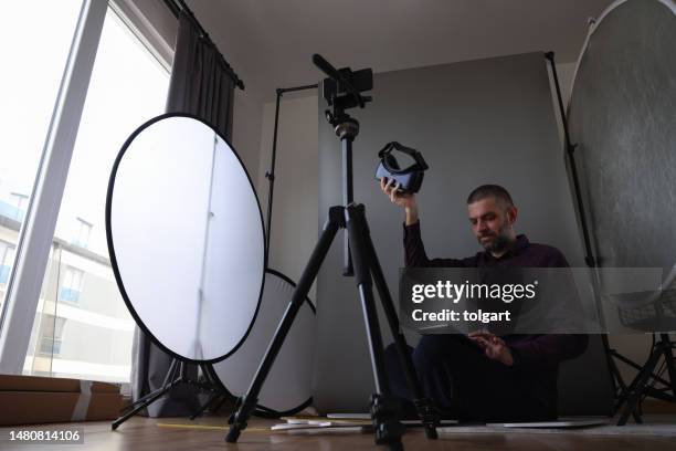 mobile phone on a tripod - reflector stock pictures, royalty-free photos & images