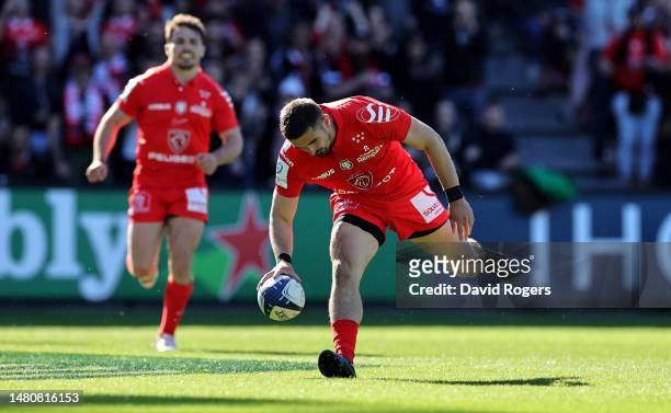 Thomas Ramos of Toulouse scores their second try during the Heineken Champions Cup match between Toulouse and Sharks at Stade Ernest Wallon on April...