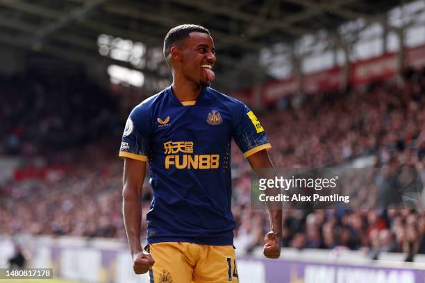 Alexander Isak of Newcastle United celebrates after scoring the team's second goal during the Premier League match between Brentford FC and Newcastle...