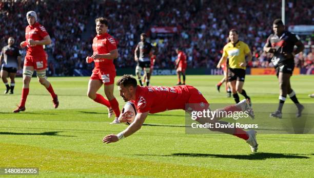 Arthur Retiere of Toulouse dives over for a second half try during the Heineken Champions Cup match between Toulouse and Sharks at Stade Ernest...