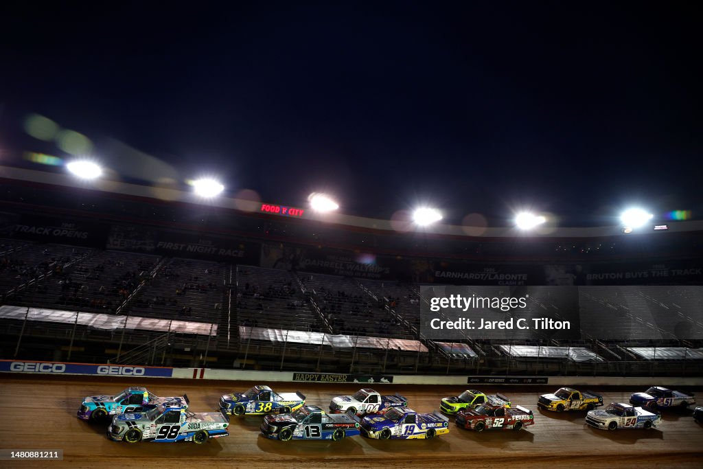 NASCAR Craftsman Truck Series Weather Guard Truck Race on Dirt