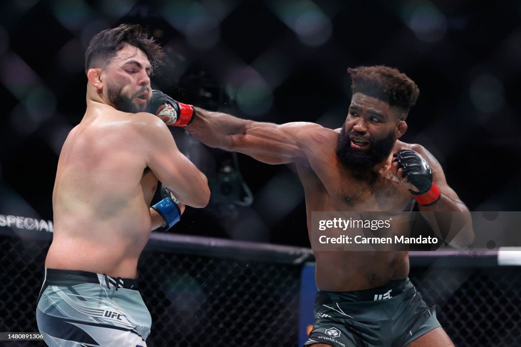 UFC 287: Pereira v Adesanya 2