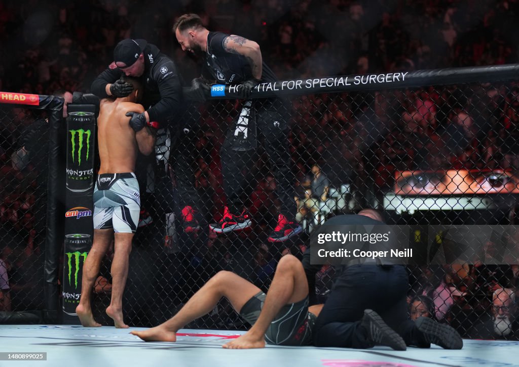 UFC 287: Pereira v Adesanya 2