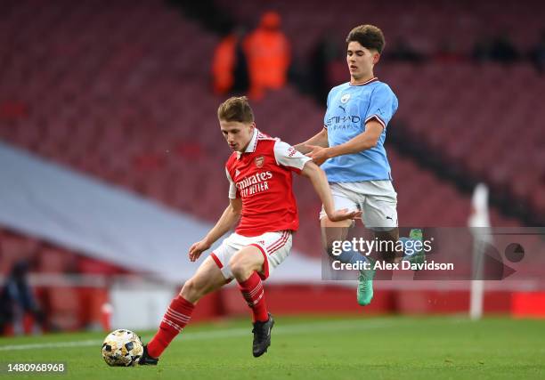 Jimi Gower of Arsenal battles with Tomas Galves of Manchester City during the FA Youth Cup Semi-Final match between Arsenal U18 and Manchester City...