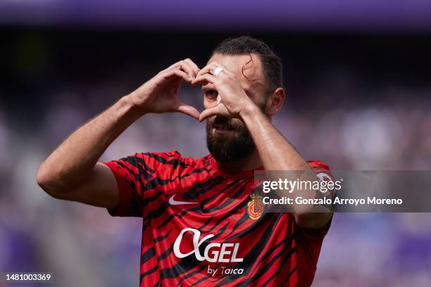 Vedat Muriqi of RCD Mallorca celebrates scoring their third goal during the LaLiga Santander match between Real Valladolid CF and RCD Mallorca at...