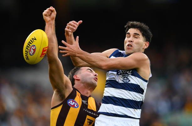Tyson Stengle of the Cats attempts to mark infront of hh3 during the round four AFL match between Geelong Cats and Hawthorn Hawks at Melbourne...