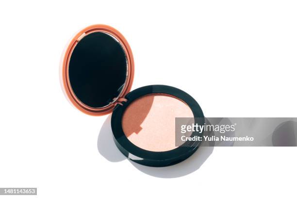 cosmetic make-up powder blush highlighter white background. cosmetic product. - powder compact 個照片及圖片檔
