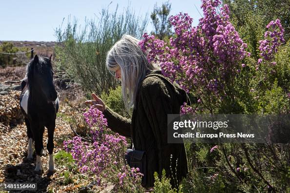 Lucy Jane Rees Lucy Rees with a Pottoka horse in the Jerte Valley, on 10 April, 2023 ...