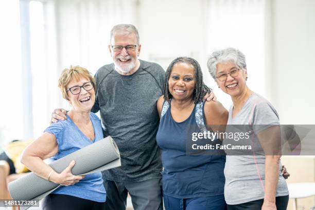 seniors fitness portrait - healthy lifestyle senior stock pictures, royalty-free photos & images