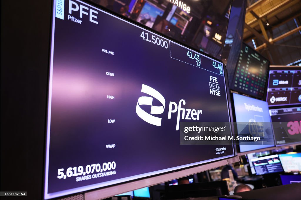 Trading Begins As The Markets Open Monday Morning
