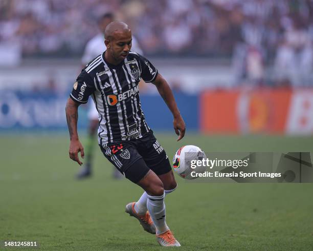 Mariano Ferreira of Atletico Mineiro controls the ball during Campeonato Mineiro Final match between Atletico Mineiro and America at Estadio Mineirao...