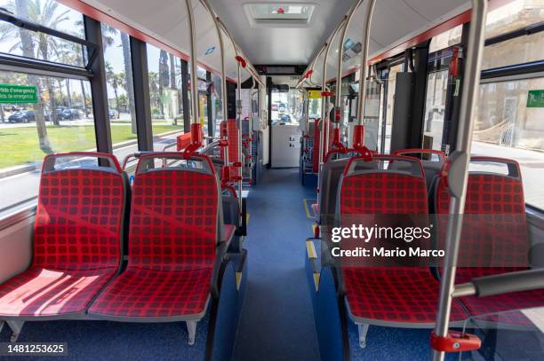 inside of a bus - interior del vehículo fotografías e imágenes de stock