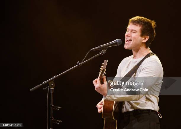 Eric Benjamin Singer 6,608 Benjamin (Singer) Stock Photos, High-Res Pictures, and Images ...