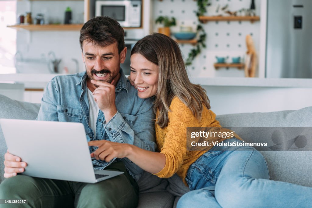 Entspannen zu Hause mit drahtloser Technologie.