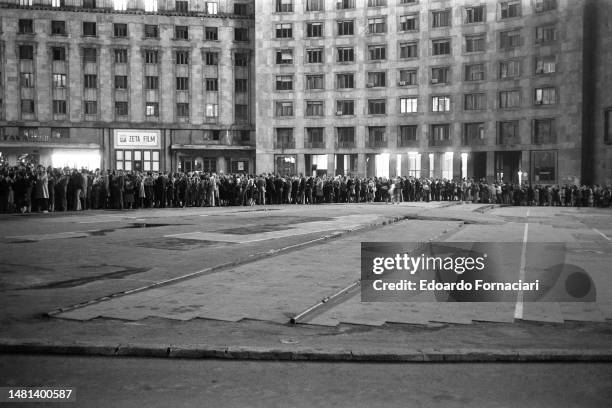 Yugoslav people mourning the death of President J B Tito, Belgrade, May 05, 1980