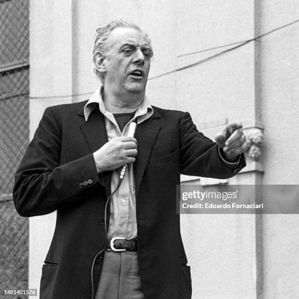 The Italian playwright and actor Dario Fo during an afternoon show in front of the 'Palazzina del Liberty', Milan, May 01, 1977.