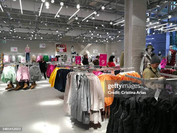 Lefties Store 148 Lefties Store Stock Photos, High-Res Pictures, and Images - Getty ...