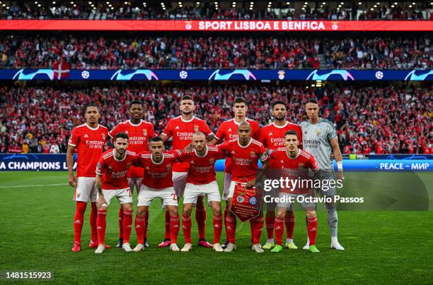 Players of SL Benfica pose for a team photograph prior to the UEFA Champions League quarterfinal first leg match between SL Benfica and FC...