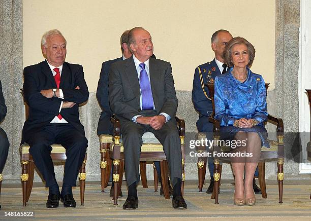 Minister Jose Manuel Garcia Margallo, King Juan Carlos of Spain and Queen Sofia of Spain attend a reception to members of the 'Ruta Quetzal BBVA...