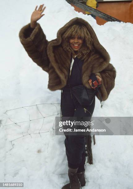 La chanteuse américaine Tina Turner en vacances à Gstaad.