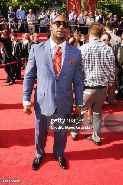 Player Ahmad Bradshaw of the New York Giants arrives at the 2012 ESPY Awards at Nokia Theatre L.A. Live on July 11, 2012 in Los Angeles, California.