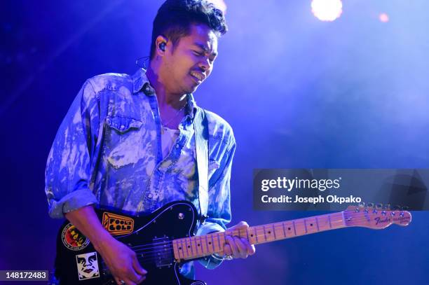 Mandagi The Temper Trap Somerset House Series Photos and Premium High Res ...