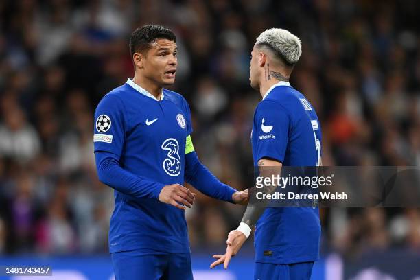 Thiago Silva speaks with Enzo Fernandez of Chelsea during the UEFA Champions League quarterfinal first leg match between Real Madrid and Chelsea FC...