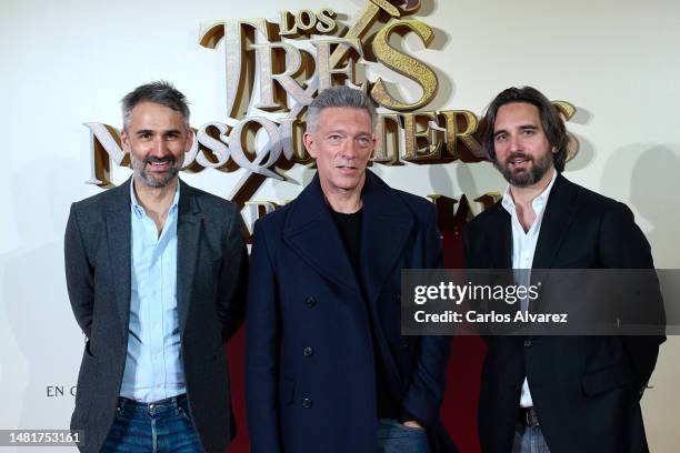 Actor Vincent Cassel , director Martin Bourboulon and producer Dimitri Rassam attend the premiere of "Los Tres Mosqueteros: D' Artagnan" at the...