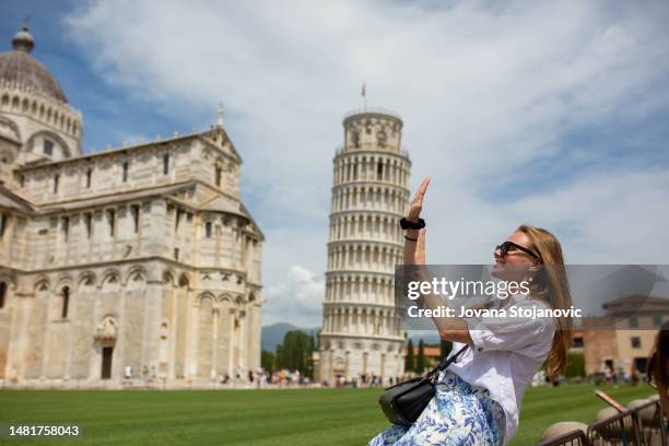 discovering historic italy - leaning tower of pisa stock pictures, royalty-free photos & images
