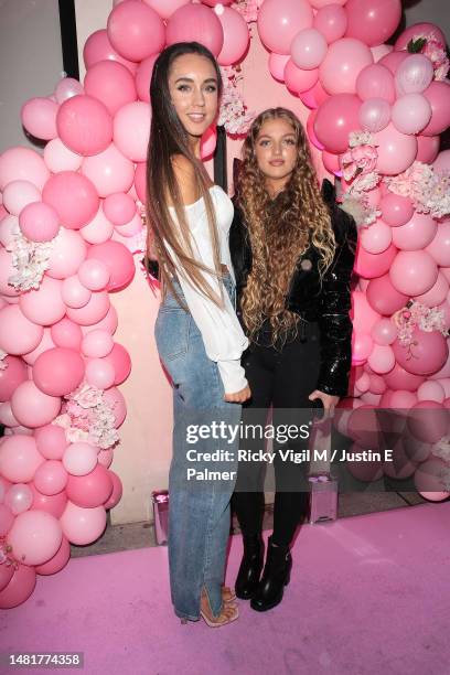Puffer Jacket Photos and Premium High Res Pictures - Getty Images