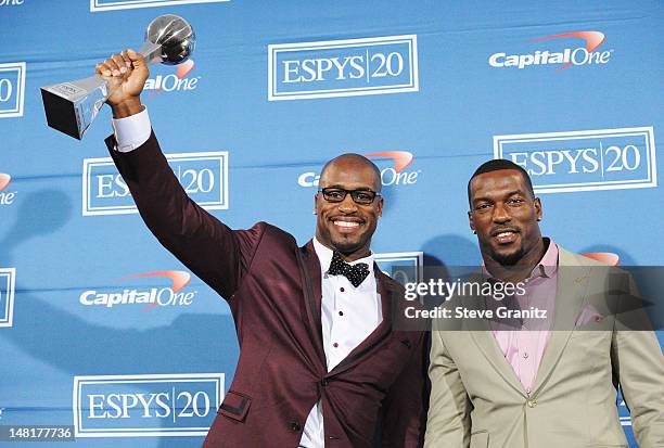 Players Vernon Davis and Patrick Willis of the San Francisco 49ers pose in the press room during the 2012 ESPY Awards at Nokia Theatre L.A. Live on...