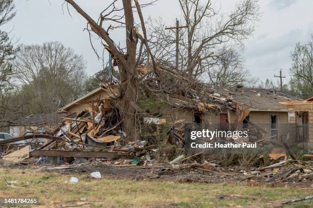 House Getting Destroyed House Destroyed By Tornado Photos and Premium High Res Pictures - Getty ...