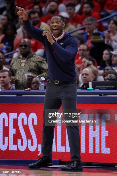 Head coach Willie Green of the New Orleans Pelicans reacts during the first half against the Oklahoma City Thunder at the Smoothie King Center on...