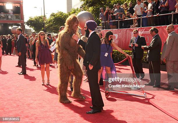 The Sasquatch and MLB player Brian Wilson of the San Francisco Giants arrive at the 2012 ESPY Awards at Nokia Theatre L.A. Live on July 11, 2012 in...