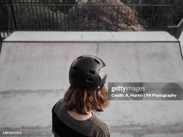 point of view of a skater. his feet on the deck ready to skate the ramp. - extreme sports point of view stock pictures, royalty-free photos & images