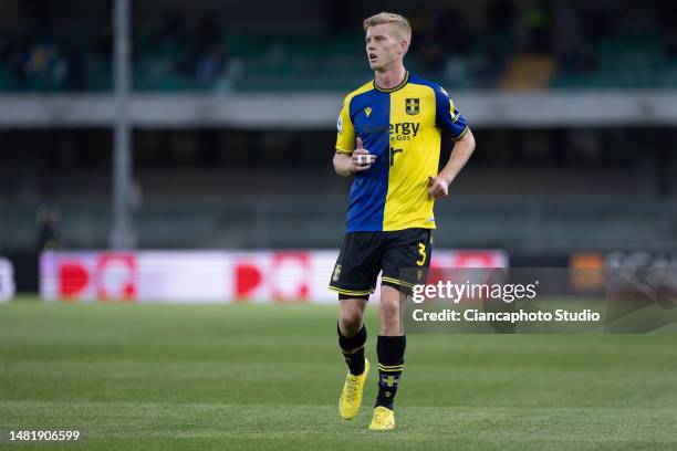 Josh Doig of Hellas Verona FC in action during the Serie A match between Hellas Verona and US Sassuolo at Stadio Marcantonio Bentegodi on April 08,...