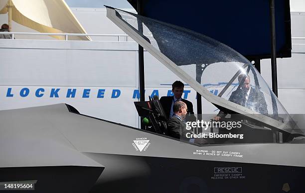Lockheed Martin Cockpit 212 F35 Cockpit Stock Photos, High-Res Pictures, and Images - Getty Images