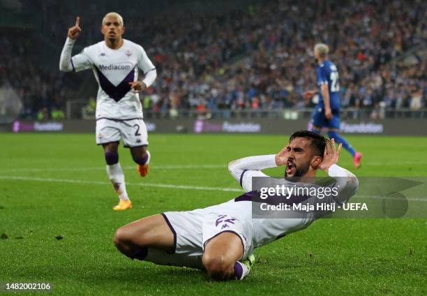 Nicolas Gonzalez of ACF Fiorentina celebrates after scoring the team's second goal during the UEFA Europa Conference League quarterfinal first leg...