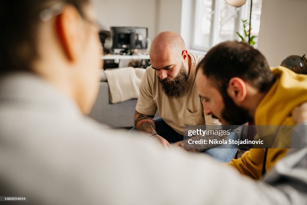 Resolving problems on a group therapy