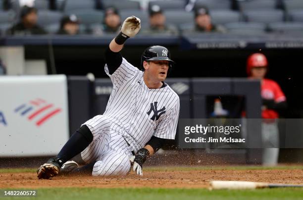 LeMahieu of the New York Yankees in action against the Philadelphia Phillies at Yankee Stadium on April 05, 2023 in Bronx, New York. The Yankees...
