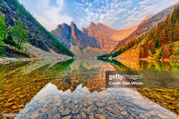 banff nationalpark in alberta kanada - see lake louise stock-fotos und bilder