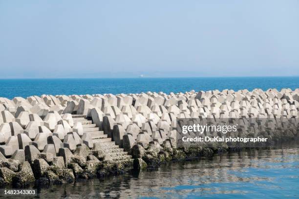 protection concrete barriers - levee stock pictures, royalty-free photos & images