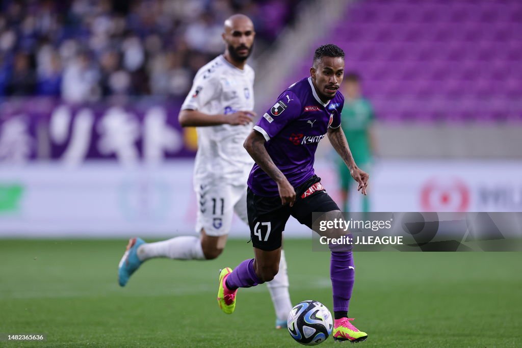 Kyoto Sanga F.C. v Gamba Osaka - J.LEAGUE Meiji Yasuda J1