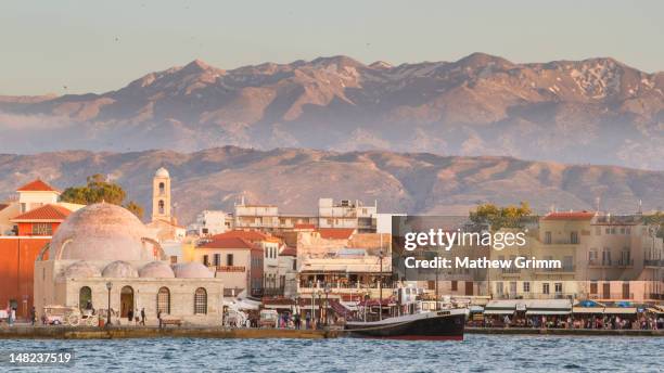 chania and white mountains - kreta stockfoto's en -beelden