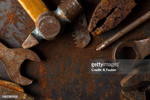 dirty set of hand old rusty tools. equipment for locksmith and metalworking shop - rust germany photos et images de collection