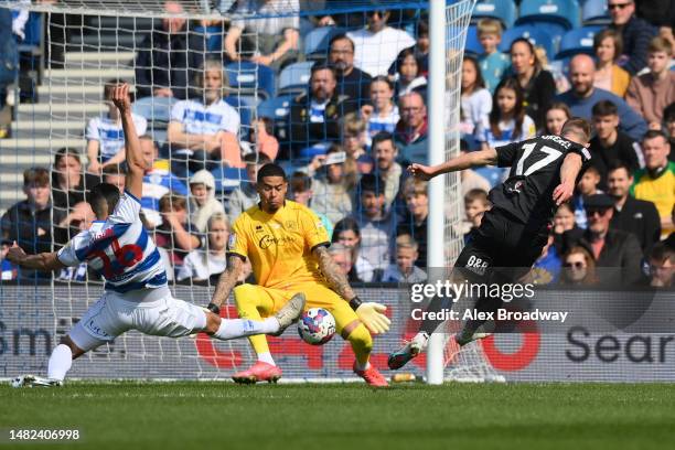 Viktor Gyokeres of Coventry City scores his teams first goal during the Sky Bet Championship between Queens Park Rangers and Coventry City at Loftus...