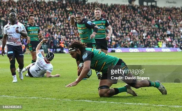 Lewis Ludlam of Northampton Saints dives over for their second try during the Gallagher Premiership Rugby match between Northampton Saints and...