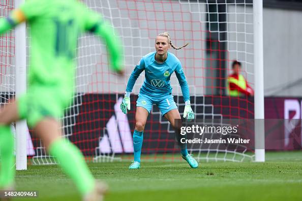 Merle Fromms Merle Frohms of VfL Wolfsburg during the Women's DFB Cup semifinal ...