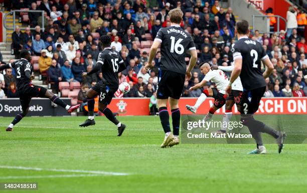 Carlos Alcaraz of Southampton shoots at goal during the Premier League match between Southampton FC and Crystal Palace at St. Mary's Stadium on April...